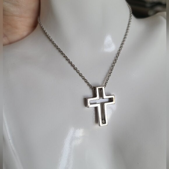 Vintage Sterling Silver Chunky CZ Crystal Cross Pendant Necklace - Picture 3 of 13